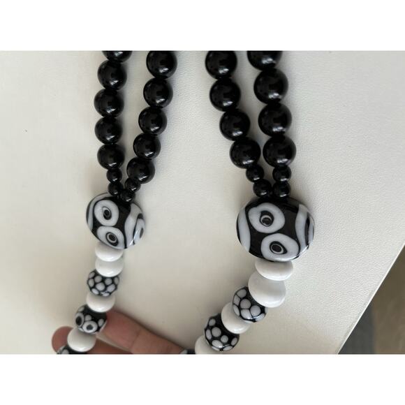 Handmade Artisan Glass Lampwork Black & White Bead Chunky Heavy Necklace 20” - Picture 6 of 9